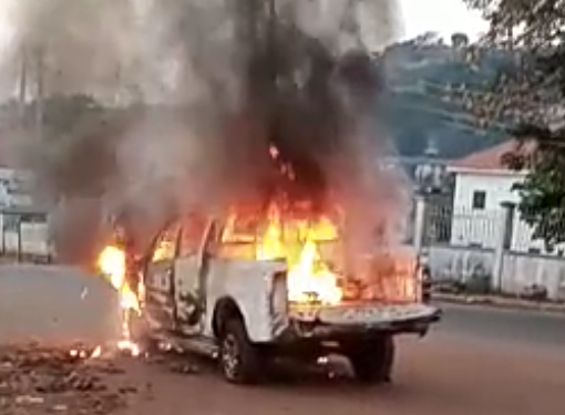 Breaking: Unknown gunmen sets ablaze Police van in Enugu