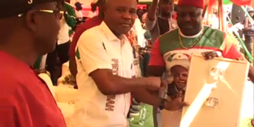 Townhall Meeting: Anagolu gifts Peter Mbah in Ezeagu West