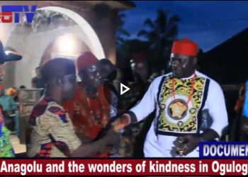 VIDEO: Chief Johnmary Anagolu Rewards Farmers As Ogulogu Olo Celebrate New Yam Festival