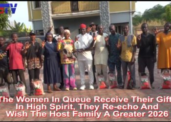 VIDEO: EZEAGU DEAF ASSOCIATION PRESENTS ‘AWARD OF EXCELLENCE’ ON CHIEF HON. JOHNMARY ANAGOLU AT HIS NEW YEAR GIVE-AWAY