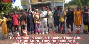 VIDEO: EZEAGU DEAF ASSOCIATION PRESENTS ‘AWARD OF EXCELLENCE’ ON CHIEF HON. JOHNMARY ANAGOLU AT HIS NEW YEAR GIVE-AWAY